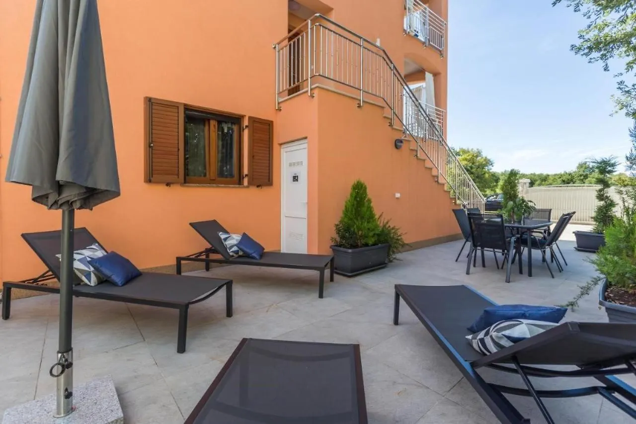 Mass Black Apartment Porec Croatia